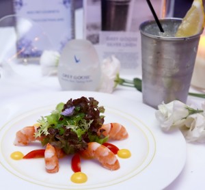 Grey Goose Silver Linen กับ Prawns salad