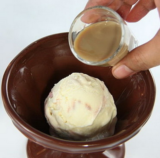 Bailey's Caramel Ice Cream