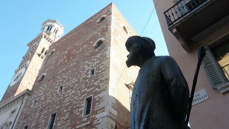 Berto Barbarani กวีเอกชาวเวโรนากับ Torre dei Lamberti