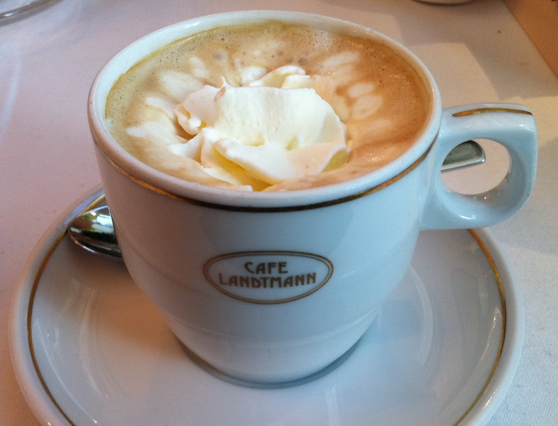 Melange ของ Cafe Landmann