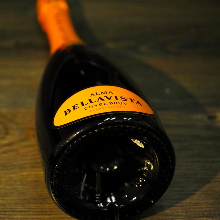 Bellavista Franciacorta  Alma Cuveé Brut N.V.)